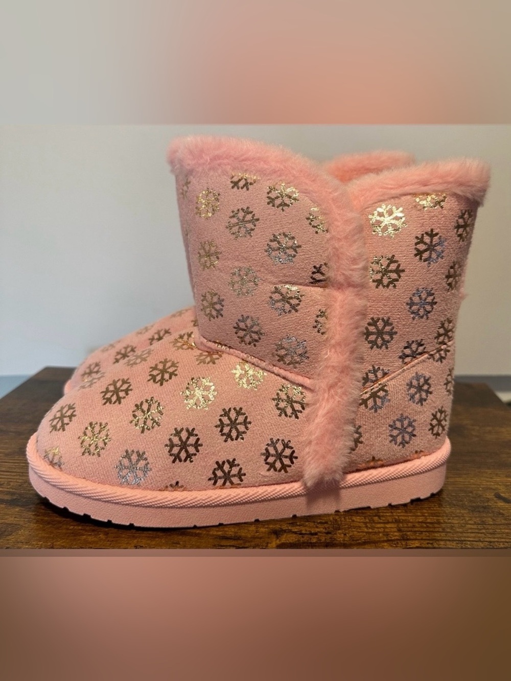 Olivia Miller Girl Pink Snowflake Boots NWT Size 3